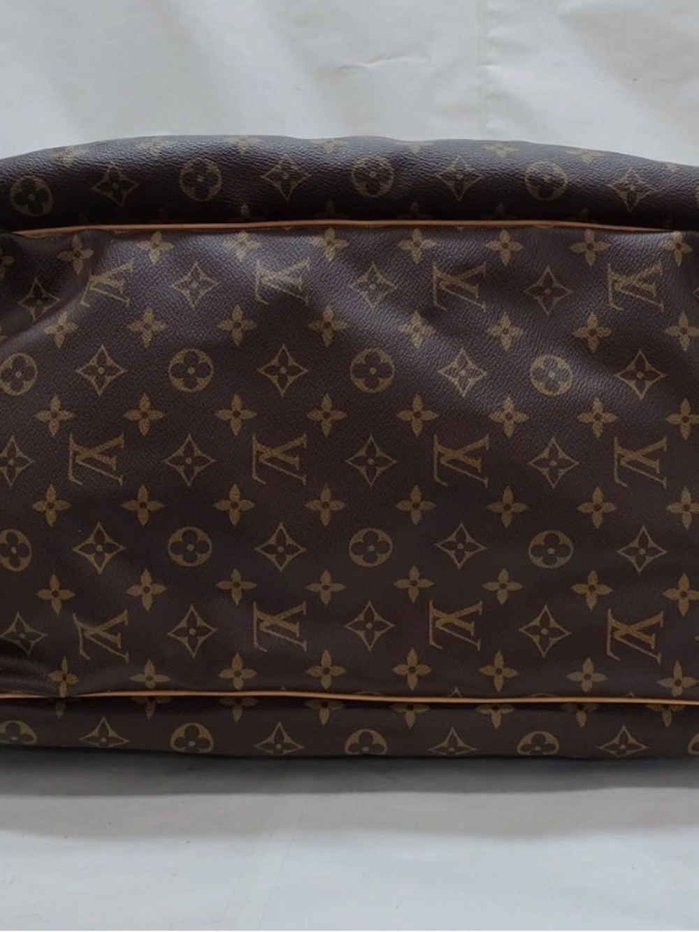Louis Vuitton Monogram Canvas Travel or gym bag in Brown with Tan Trim - Picture 6 of 14